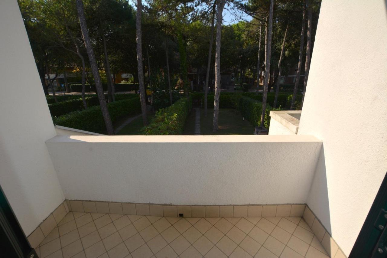 Villa A Lignano Pineta 利尼亚诺萨比亚多罗 外观 照片