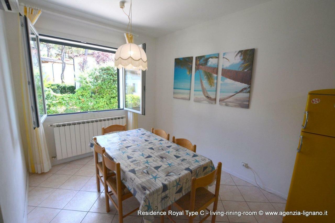 Villa A Lignano Pineta 利尼亚诺萨比亚多罗 外观 照片