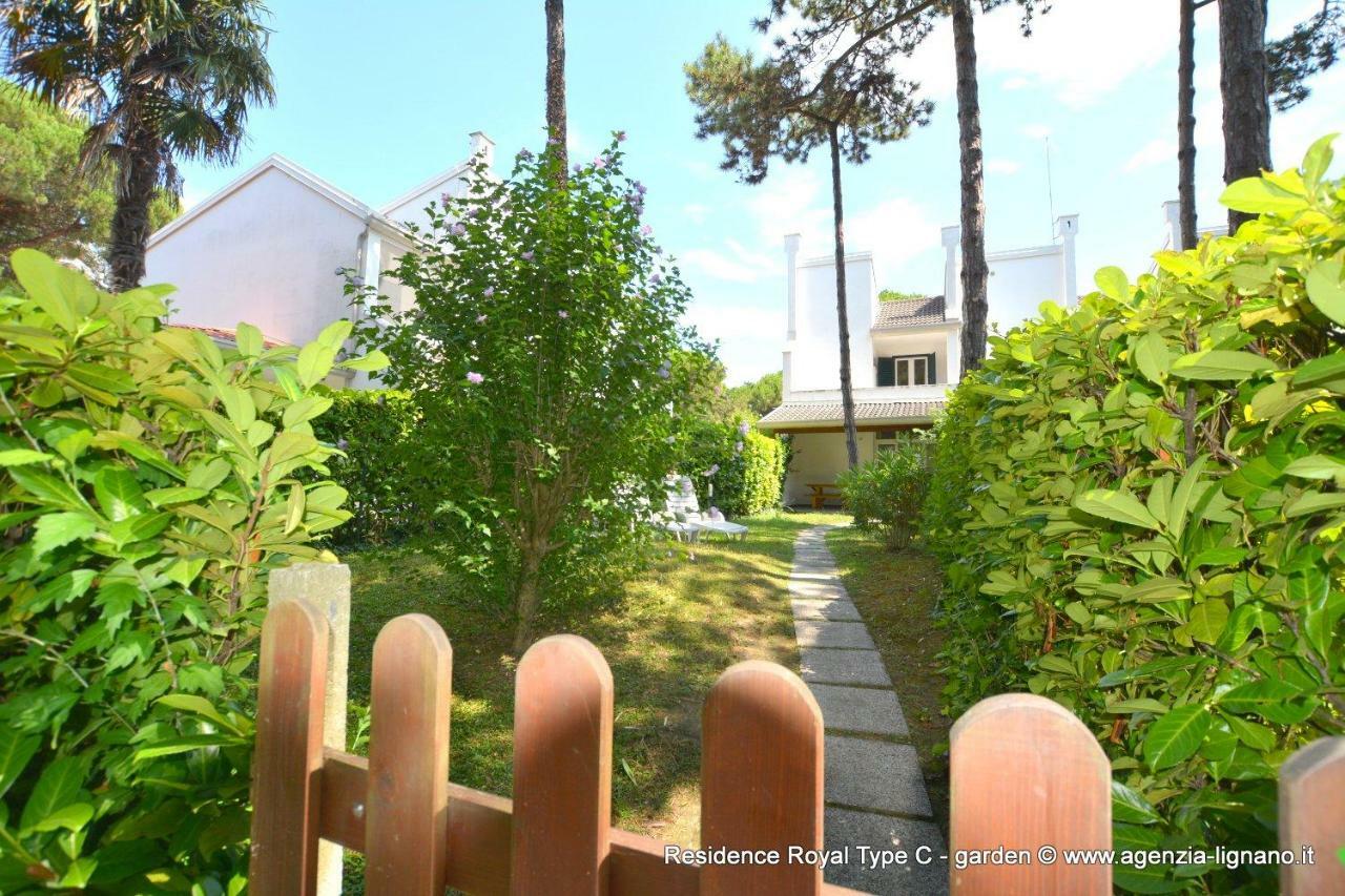 Villa A Lignano Pineta 利尼亚诺萨比亚多罗 外观 照片